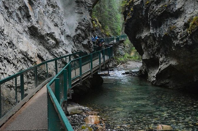 2025 Winner-Lake Louise Moraine Lake Johnston Canyon Banff Town - The Overall Pacing: When This Tour Feels Perfect vs Rushed