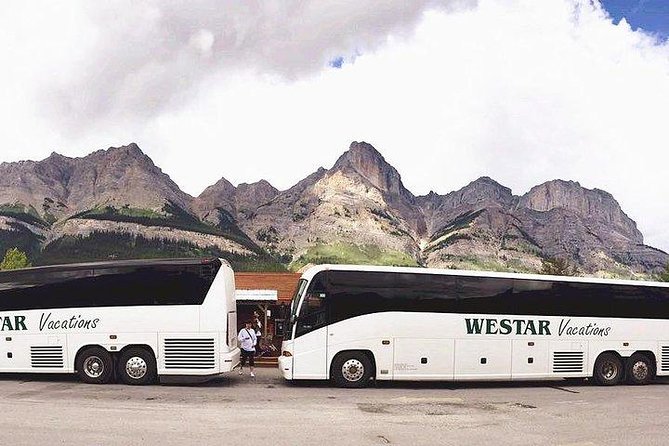 4-Day Rockies Explorer Tour Pkg: Banff, Columbia Icefield, Yoho - Lake Louise and the Moraine-to-winter swap on day four