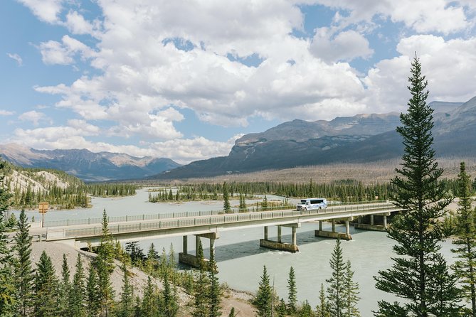 Alberta Transfer: Banff, Jasper, Lake Louise, Calgary - How the shared Calgary to Rockies transfer really helps