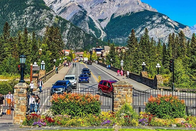 Banff: Gondola, Hot Spring and Three Lakes Tour - Lake Minnewanka plus Two Jack and Johnson: three lakes, three different moods