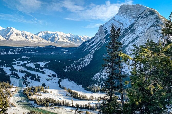 Banff Highlights: Moraine Lake, Lake Louise and beyond - Banff Avenue: the best break built into the schedule