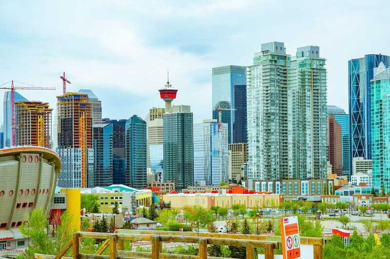 Calgary: 3-Hour Sightseeing Bus Tour - Downtown icons and the neighborhoods that add texture