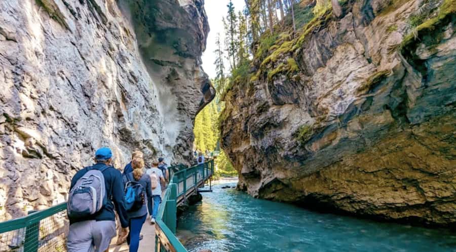 Calgary/Banff: Lake Louise, Moraine & Johnston Canyon Trip - A Banff Day That Feels Like You Bought Time