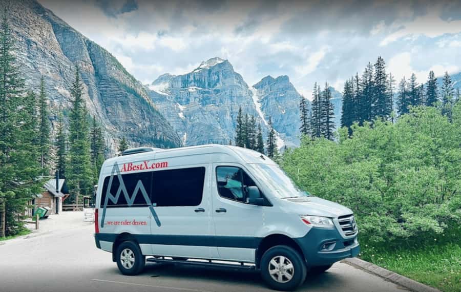 Calgary/Banff: Lake Louise, Moraine & Johnston Canyon Trip - The Guide Factor: How Your Day Can Rise or Fall