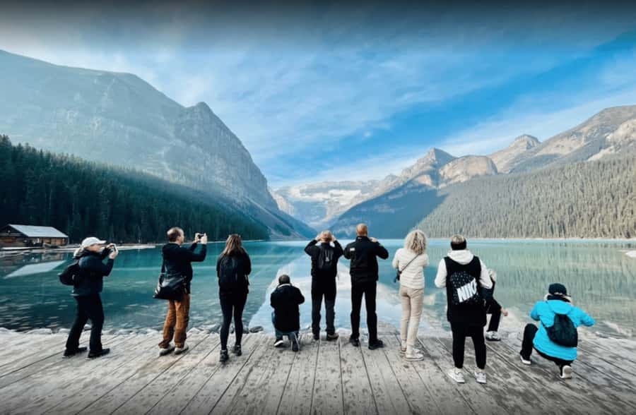 Calgary/Banff: Lake Louise, Moraine & Johnston Canyon Trip - When the Day Runs Longer: Traffic and Weather Reality