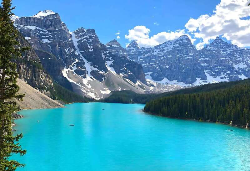 Calgary/Canmore: Lake Louise, Moraine Lake, & Banff Day Tour - Lake Louise in one focused hour: guided context plus time to roam