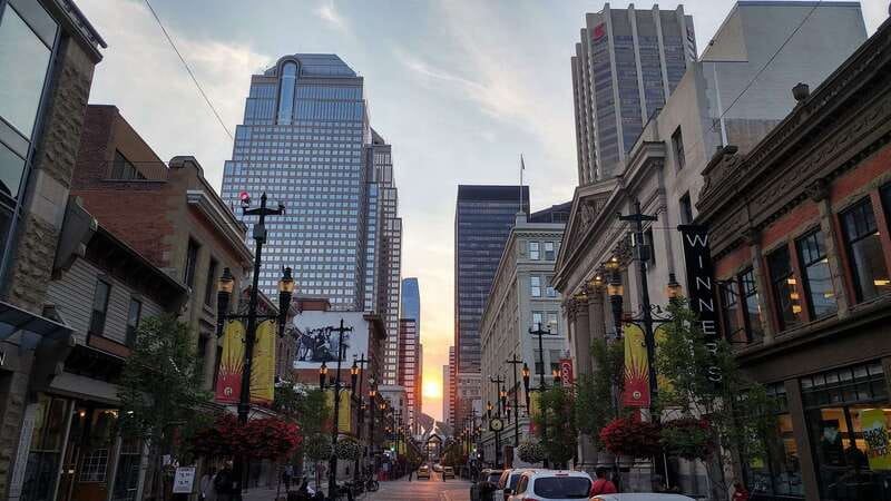 Calgary Downtown: 2-Hour Introductory Walking Tour - How the +15 Walkways Keep You Moving in Bad Weather