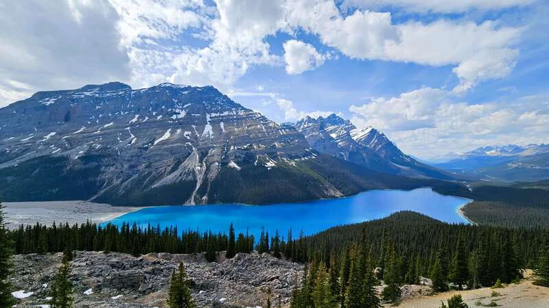 Calgary: Glaciers, Mountains, Lakes, Canmore and Banff Tour - Bow Lake and the glacier-lake rhythm