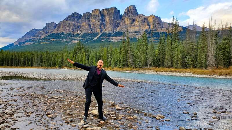 Calgary: Glaciers, Mountains, Lakes, Canmore and Banff Tour - Pickup and the van day: how the timing really works