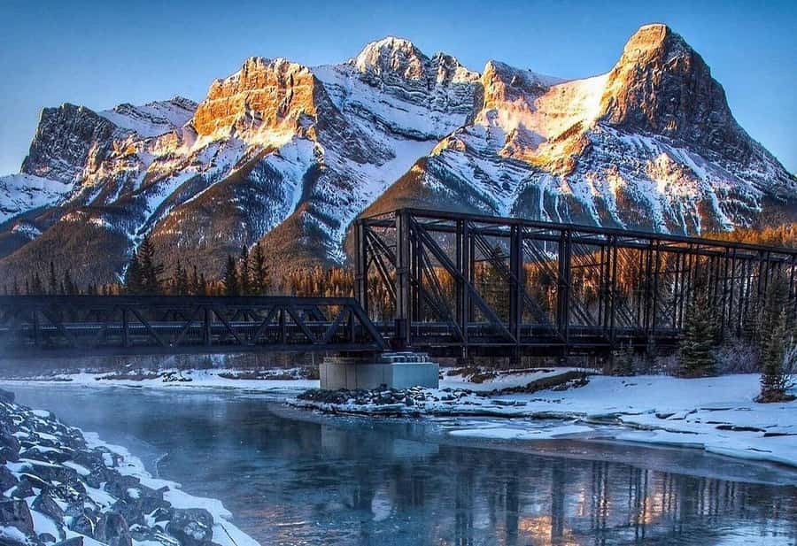 Calgary: Radium Hot Springs & Marble Canyon Day Trip - Marble Canyon: Seven Bridges, Deep Gorge Views, and Winter Footing