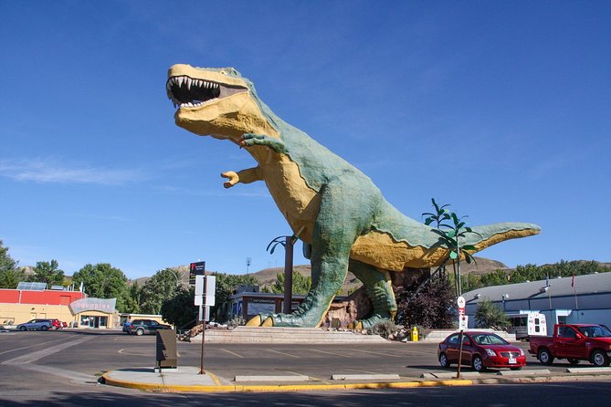 Calgary to Royal Museum | Drumheller – PRIVATE TOUR - Stop 3: The hoodoos—the sandstone “hat” trick