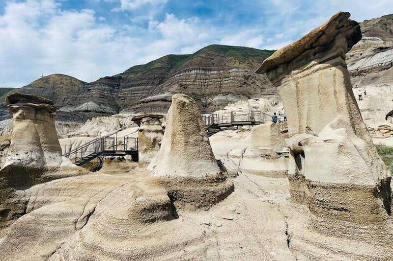 Day of Dinosaurs and Hoodoos From Calgary to the Badlands - FAQ