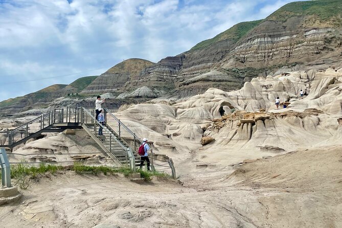Day of Dinosaurs & Hoodoos from Calgary to Drumheller Badlands - Key takeaways before you go