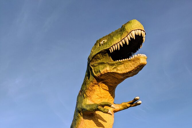 Dinosaurs, Canyons & Ghost Towns: Ultimate Drumheller Day Tour - Small group and pickup: the logistics that make the day easier