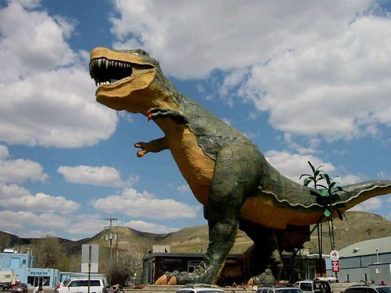 Drumheller: Bad Land & Dinosaur Museum Tour from Calgary - Calgary to Drumheller: The Bus Ride With a Plan