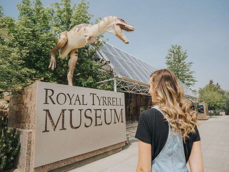 Drumheller: Bad Land & Dinosaur Museum Tour from Calgary - Horseshoe Canyon Photo Stop: The River’s Big U-Turn