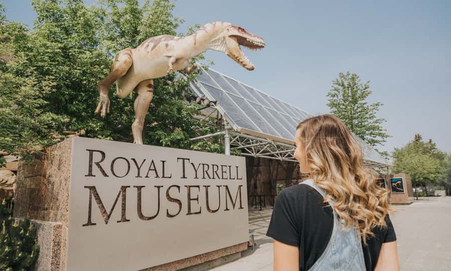 Drumheller: Dinosaurs, Canyons, & Hoodoos Day Tour - Key highlights worth knowing