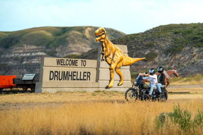 Drumheller: Dinosaurs, Canyons, & Hoodoos Day Tour - Hoodoo Trail: a compact look at erosion-shaped rock
