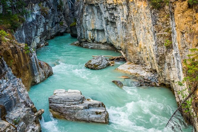 Explore 3 National Parks - Exclusive Small Group Tour - What to bring: snacks, weather gear, and how to work the short stop times