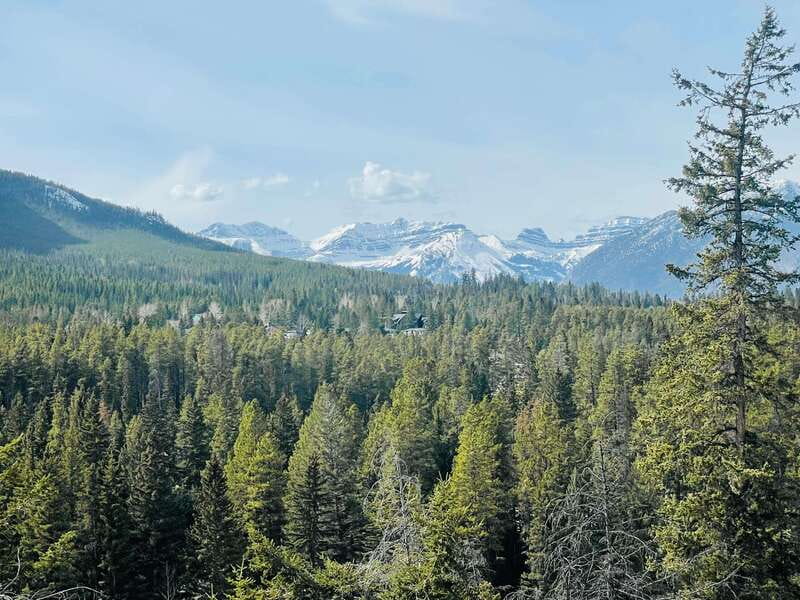From Calgary: Banff, Moraine Lake and Lake Louise Tour - What to pack and how to stay comfortable on a road-heavy day