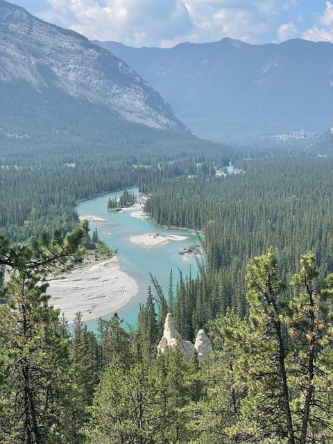 From Calgary: Banff, Moraine Lake and Lake Louise Tour - Moraine Lake vs Johnston Canyon: planning for the seasonal swap