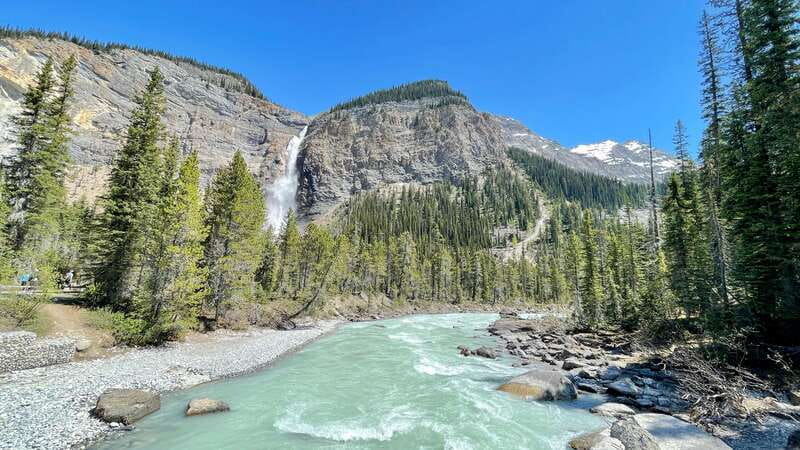 From Calgary: Banff & Yoho National Parks Private Day Tour - Route and Stops: Lake Louise to Takakkaw Falls