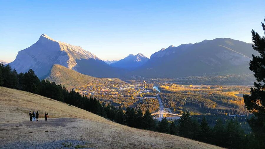 From Calgary/Canmore: Banff National Park Premium Day Trip - Lake Louise in winter: glacier views and optional short trails