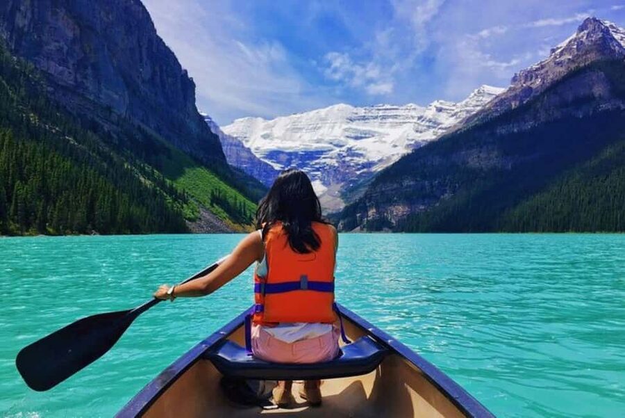 From Calgary: Explore 4 Stunning Lakes in Banff & Yoho - Calgary pickup to a quick break: the day starts with momentum
