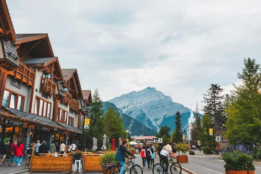 From Calgary: Explore 4 Stunning Lakes in Banff & Yoho - The Natural Bridge walk: a scenic breather between big lake stops