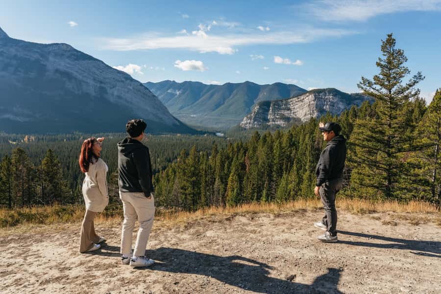 From Calgary: Private Banff National Park Day Trip - Moraine Lake: where the day turns from nice to unforgettable