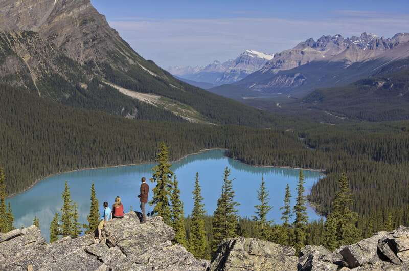 Icefield: Icefield Parkway, Bow Lakes & Peyto Lakes Day Tour - The Schedule Reality: 9–11 Hours and Weather That Calls the Shots