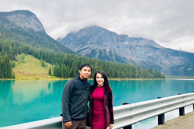 Icefields Pkwy: Lake Louise | Bow | Peyto|Glacier - PRIVATE TOUR - Stop 2: Moraine Lake and the Ten Peaks Color Change