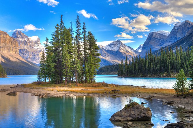 Jasper National Park 2-Day Tour: Maligne Lake & Columbia Icefield - Columbia Icefield Skywalk and Ice Explorer: how to choose