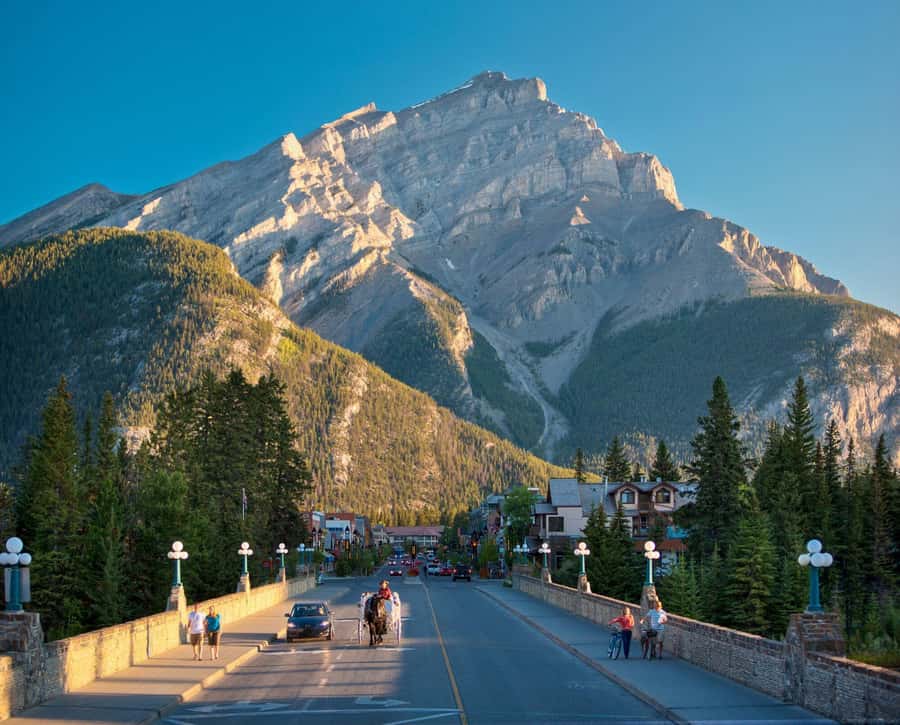 Lake Louise,Moraine Lake,Yoho NP,Johnston Canyon & BanffTour - Price and Value at $61: When This Day Trip Makes Sense
