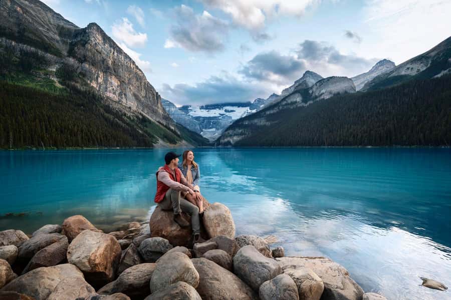 Lake Louise,Moraine Lake,Yoho NP,Johnston Canyon & BanffTour - Lake Louise Shores: Morning Views and the Photo Queue Problem
