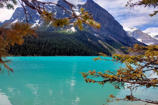 Moraine Lake, Lake Louise, Johnston Canyon, Bow Falls, Banff Town - Lake Louise: a short stop with serious payoff