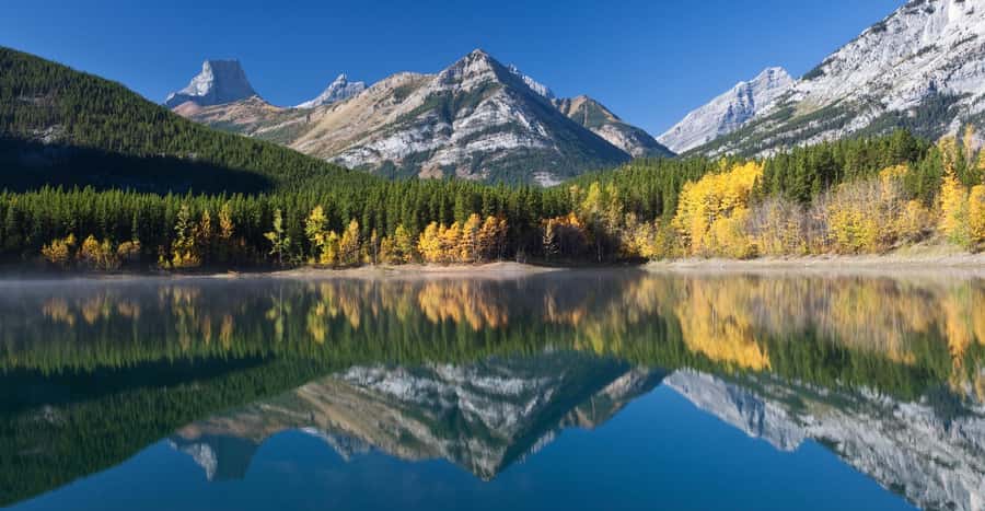 Moraine Lake Louise Emerald Johnston Canyon Banff Yoho Tour - Emerald Lake and Natural Bridge in Yoho: the power stop