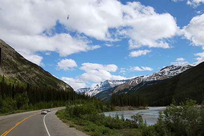 Western Classic - One Way Calgary To Vancouver Rockies Bus Tour - Route strategy: why this one-way Calgary to Vancouver trip feels efficient